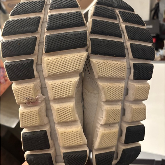 On clouds - Picture 4 of 4